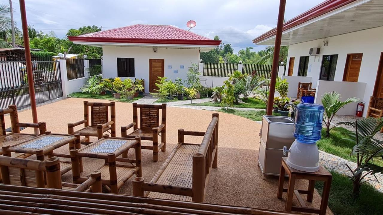Babas Guesthouse Moalboal Extérieur photo