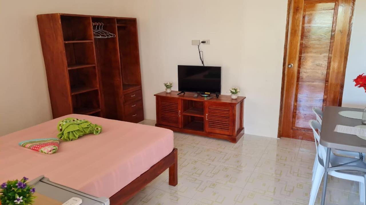 Babas Guesthouse Moalboal Extérieur photo